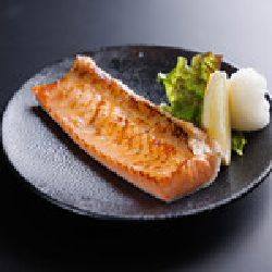 【札幌すすきのグルメ！脂の乗った逸品を堪能！】 「サーモンハラス焼き」