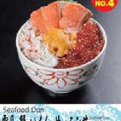 【札幌すすきのグルメ！旨味溢れる逸品を堪能！】 「人気No.4！ 雲丹・蟹・いくら・サーモン丼」